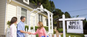 Unique Benefits of Hiring a Home Specialist for House Sale